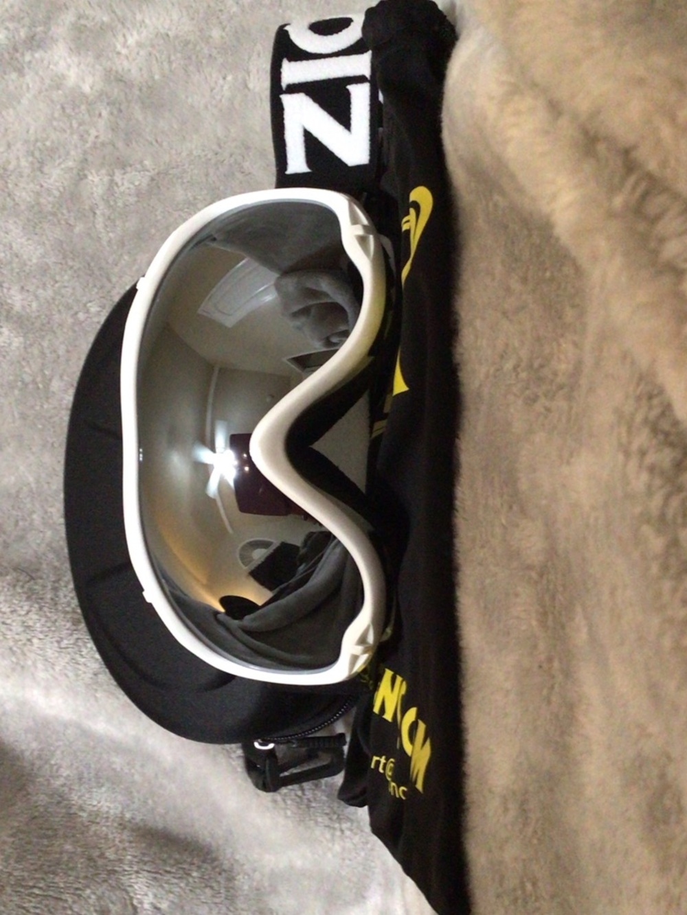 ZIONOR~White Snowboard Ski Goggles~Silver Mirrored Lens~UV Protection
